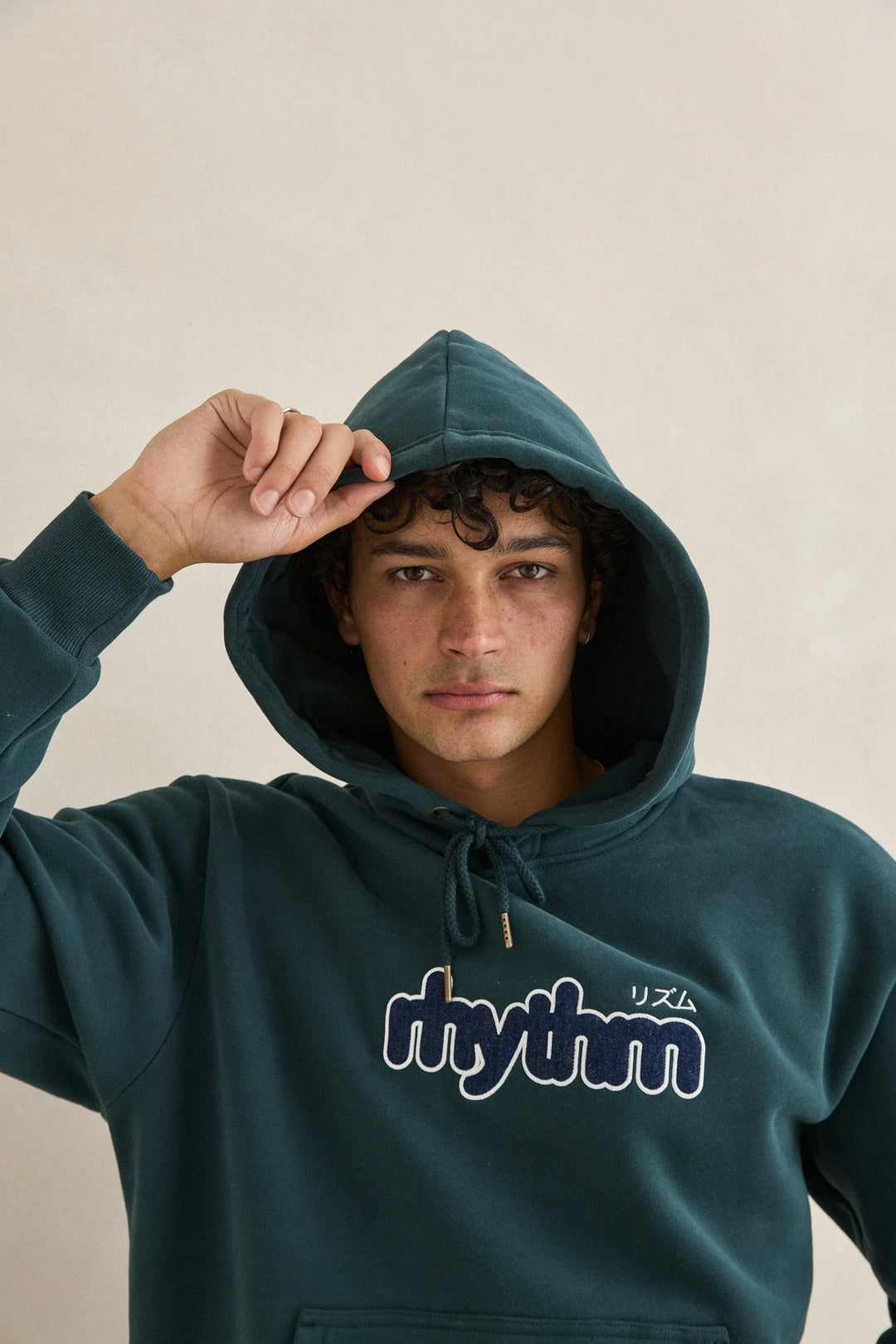 APPLIQUE FLEECE HOOD