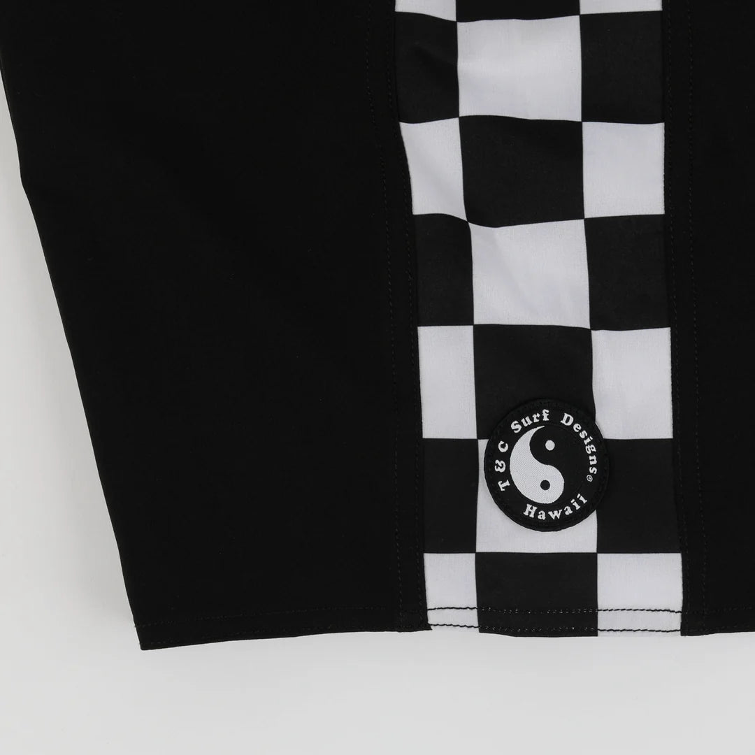 OFF THE GRID 19" BOARDSHORTS