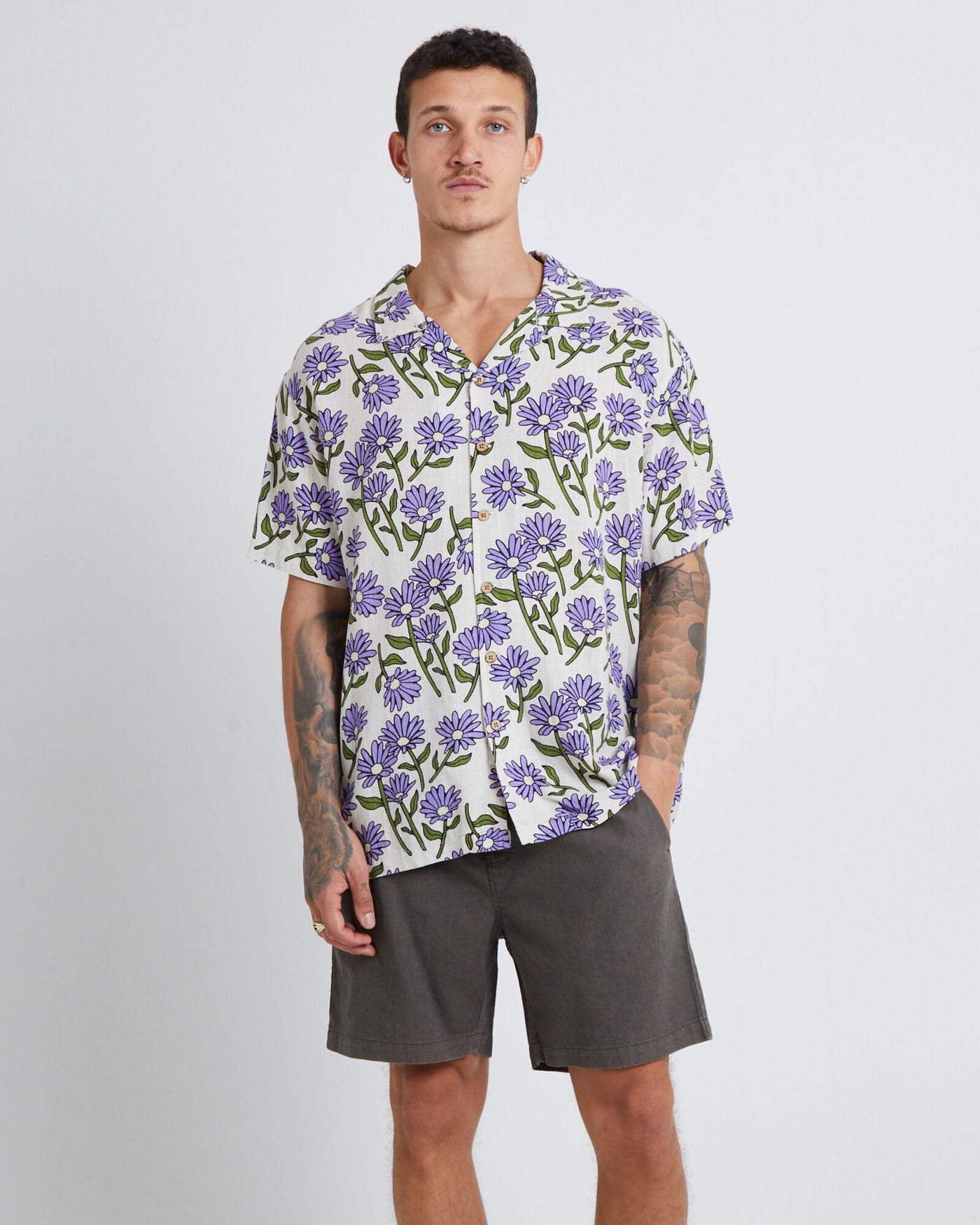 TWIST RESORT BUTTON UP