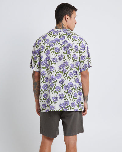 TWIST RESORT BUTTON UP