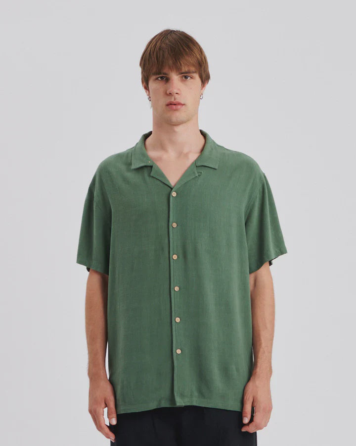 ERNIE RESORT BUTTON UP