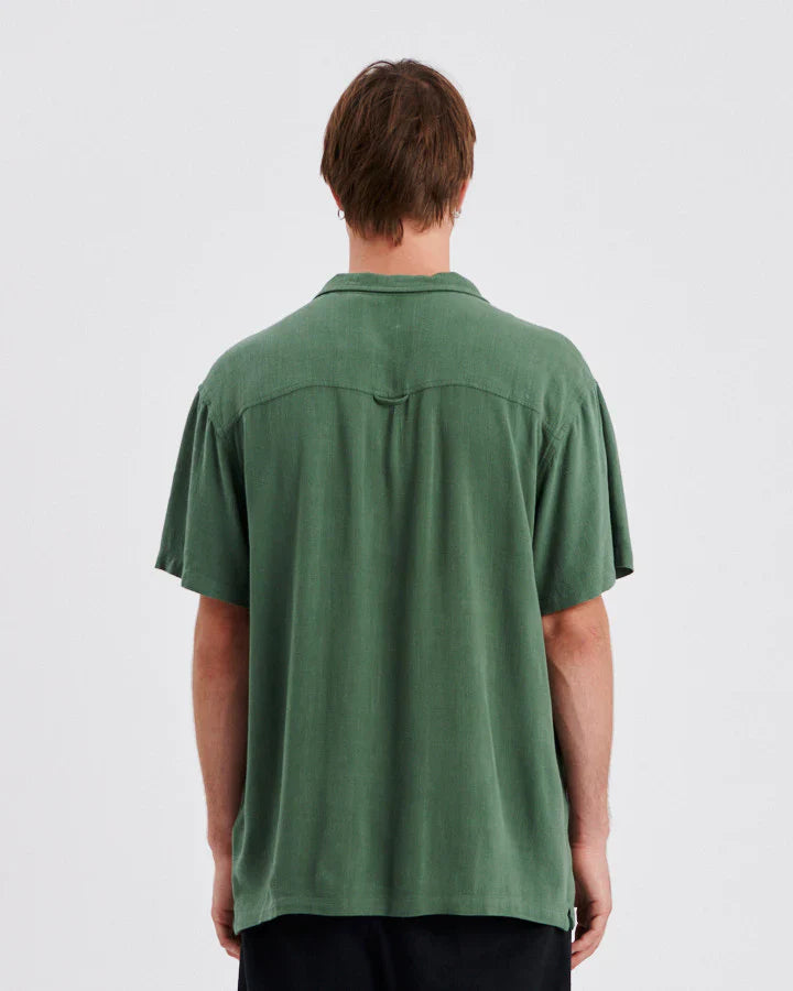 ERNIE RESORT BUTTON UP
