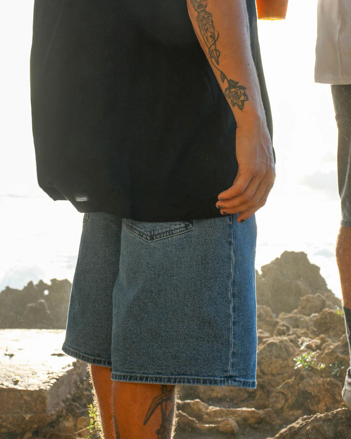BILLOW DENIM SHORTS 22"