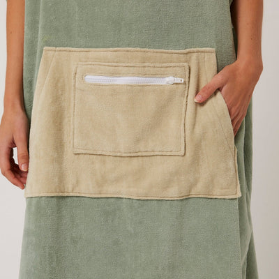 LADIES DAY DREAM HOODED PONCHO