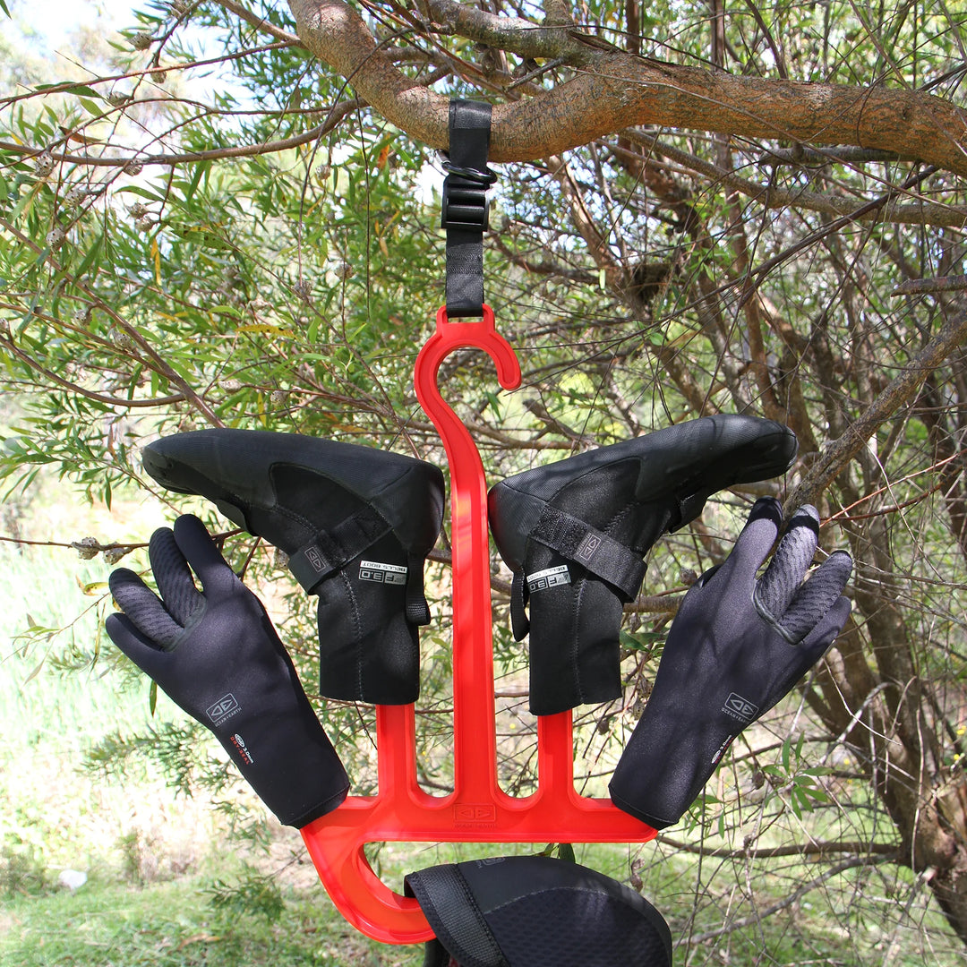 WETSUIT ACCESSORIES HANGER