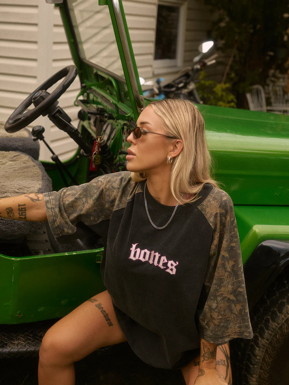 90&