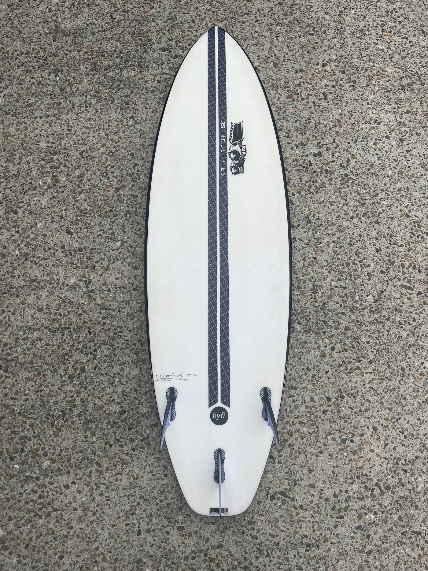 JS MONSTA BOX - 6'3 X 20 1/2 X 2 11/16 @ 37.1L