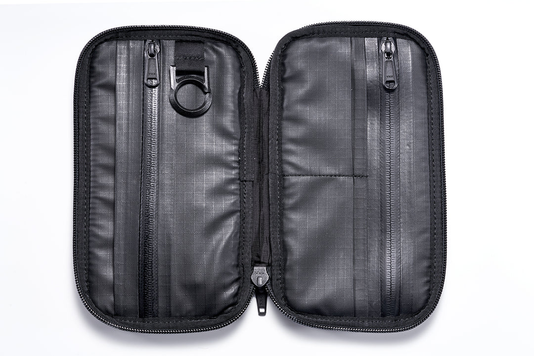 TRAVEL WALLET