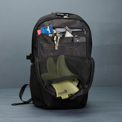 ROAM 25L TRAVEL BACKPACK