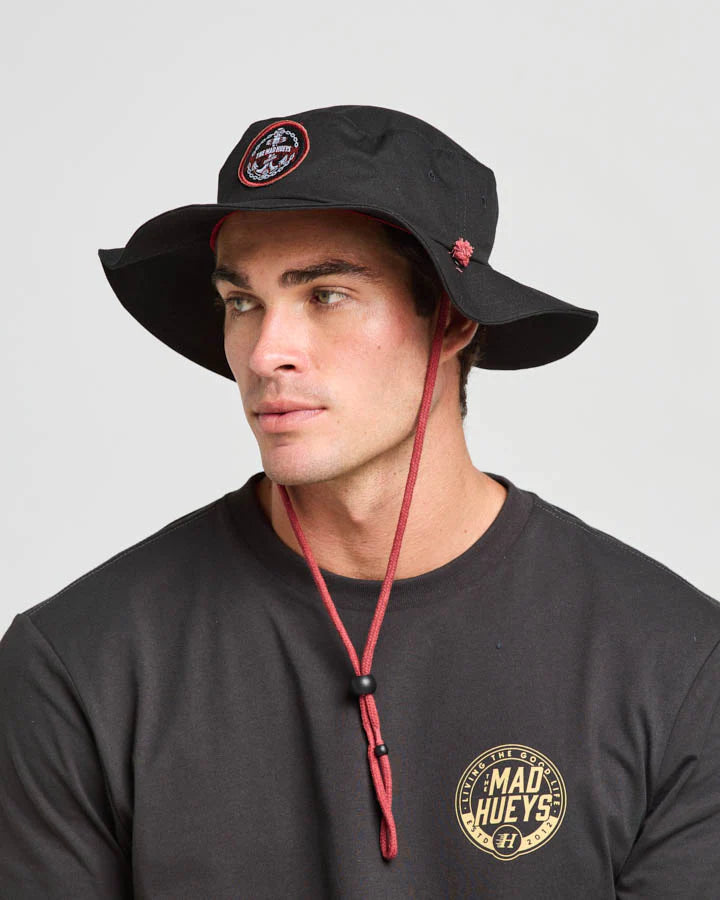 CHAINED ANCHOR HAT