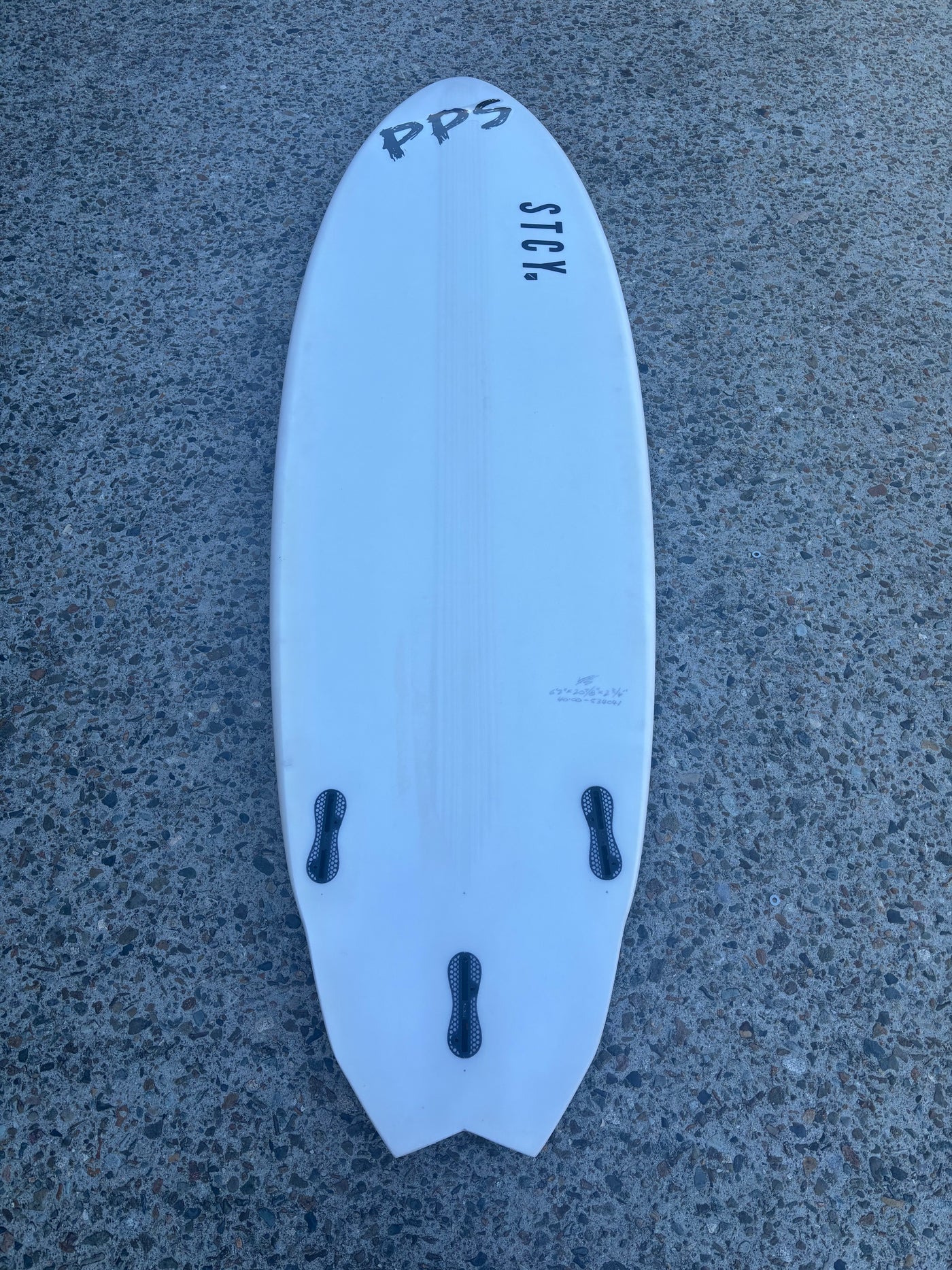 STCY "ROACH 2" 6'3 X 20 7/8 X 2 3/4 @40L