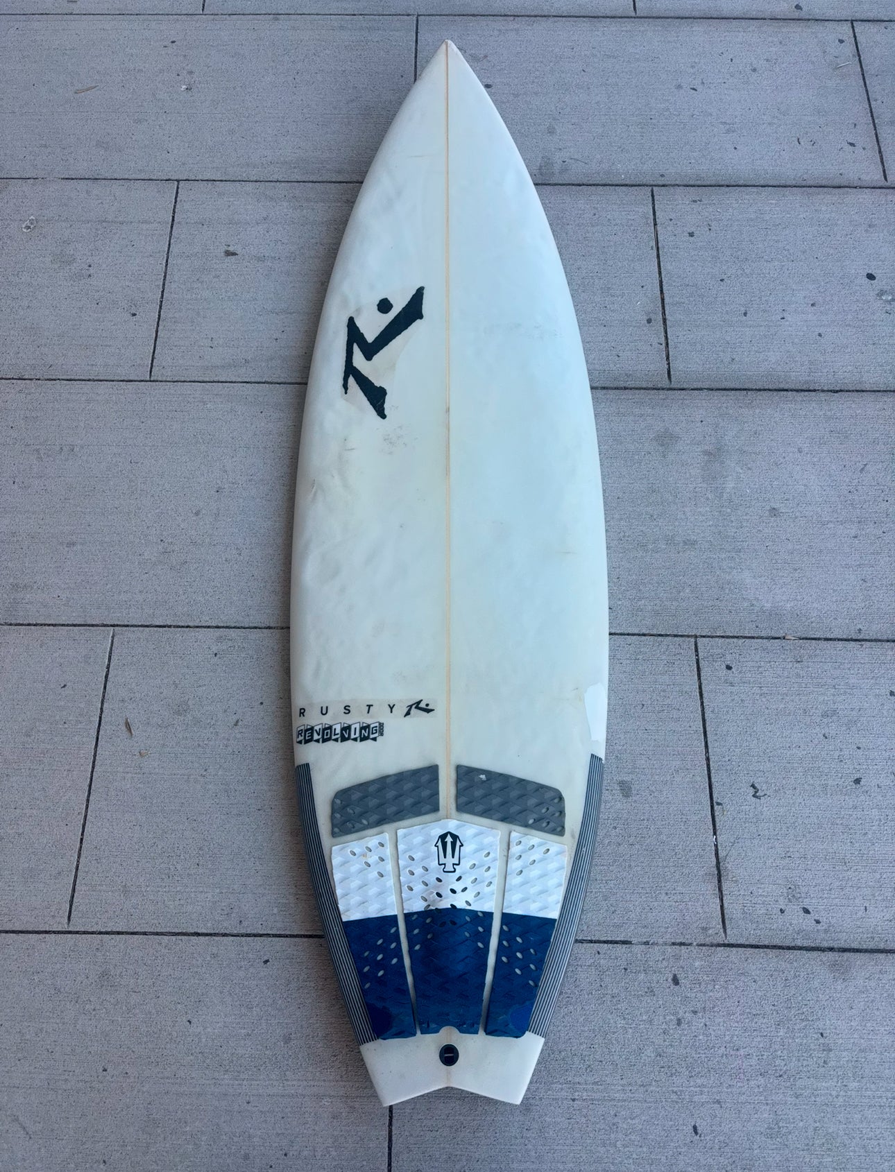 RUSTY "REVOLVING DOOR" 5'9 X 19 5/8 X 2 1/3 @28.1L