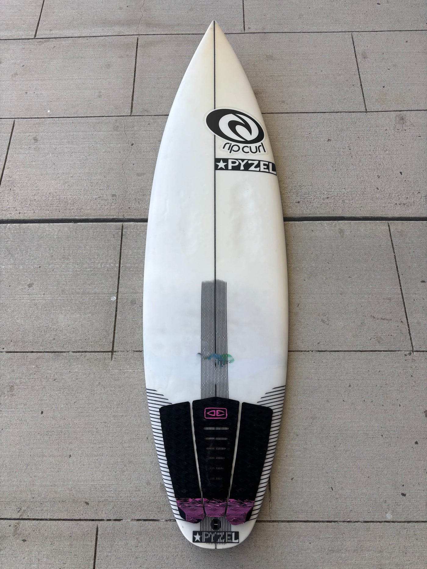 PYZEL "RADIUS" 5'8 X 18 1/4 X 2 1/8 @24.5L