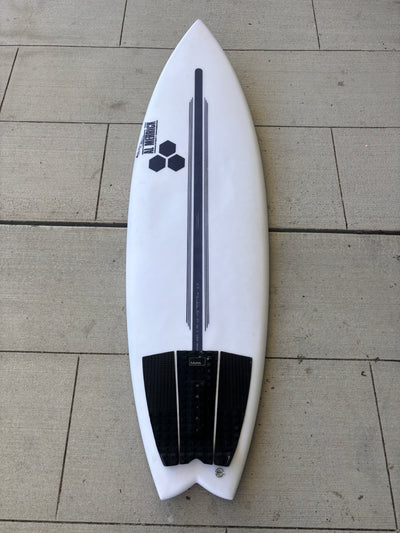 CHANNEL ISLANDS "ROCKET WIDE" 5'8 X 19 1/2 X 2 1/2 @30.3L