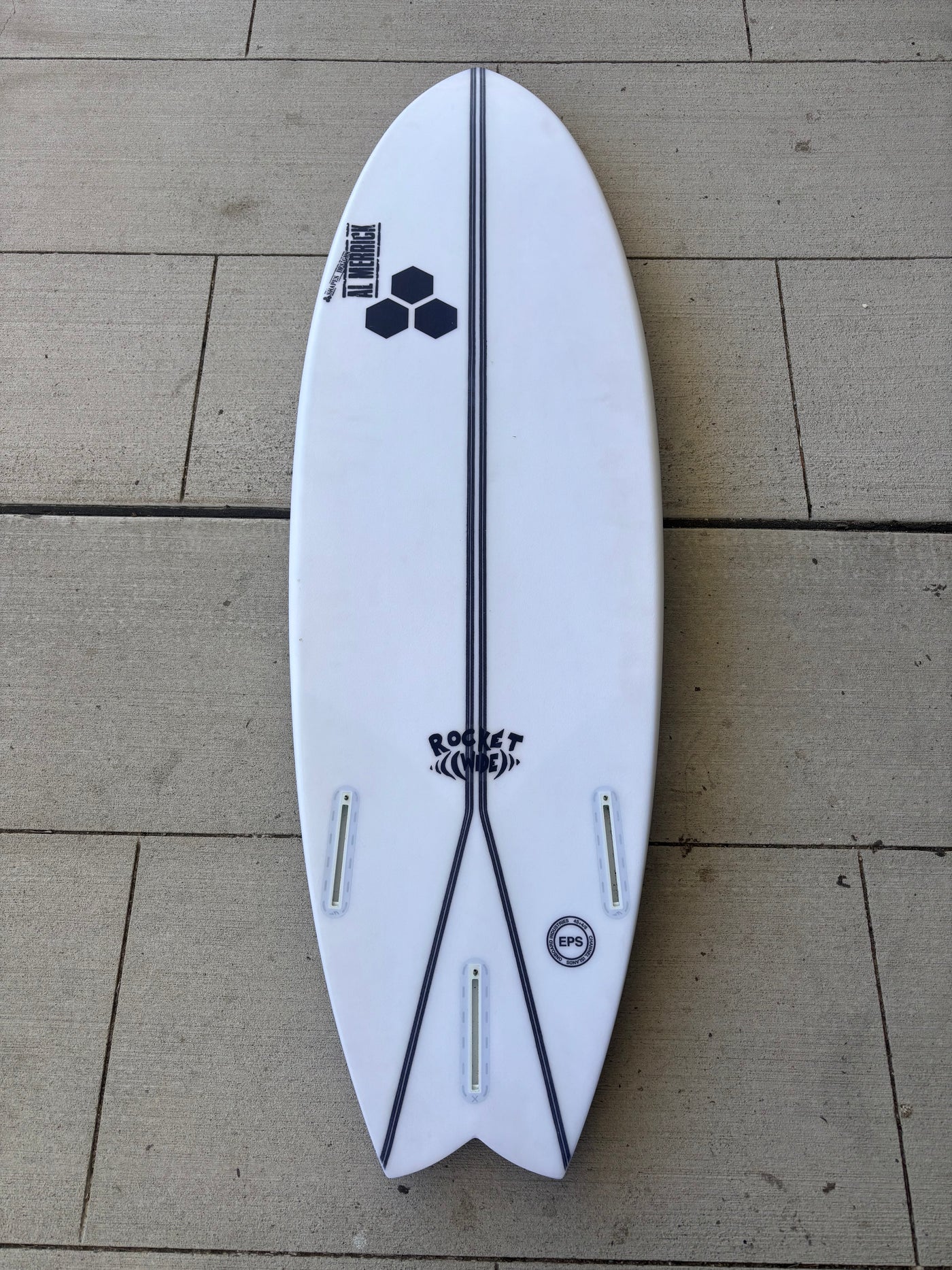 CHANNEL ISLANDS "ROCKET WIDE" 5'8 X 19 1/2 X 2 1/2 @30.3L