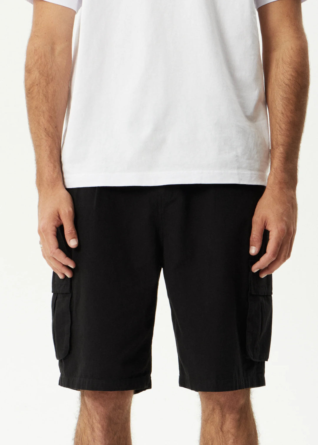 SUMMIT 22" PLEATED CARGO SHORT