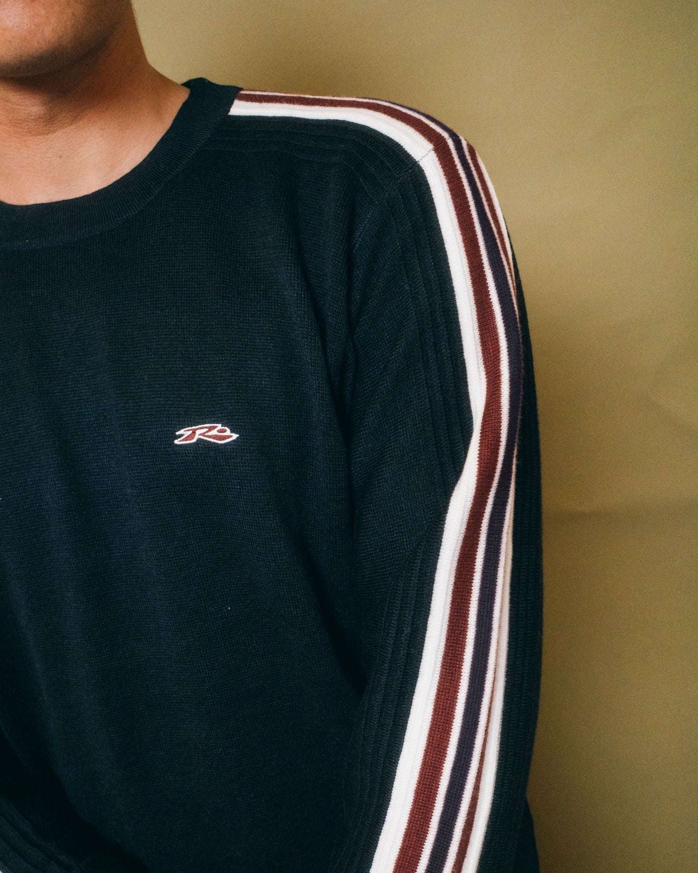 BIG RED CREW NECK SWEATER