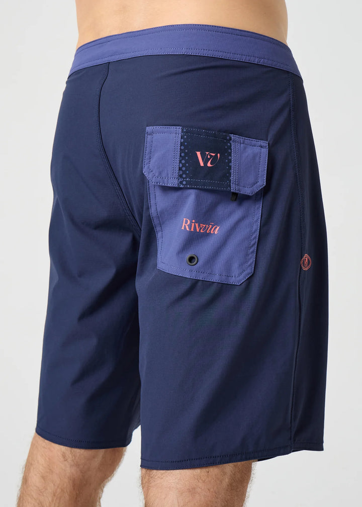 STEREO 19" ENVISION TRUNK: NAVY