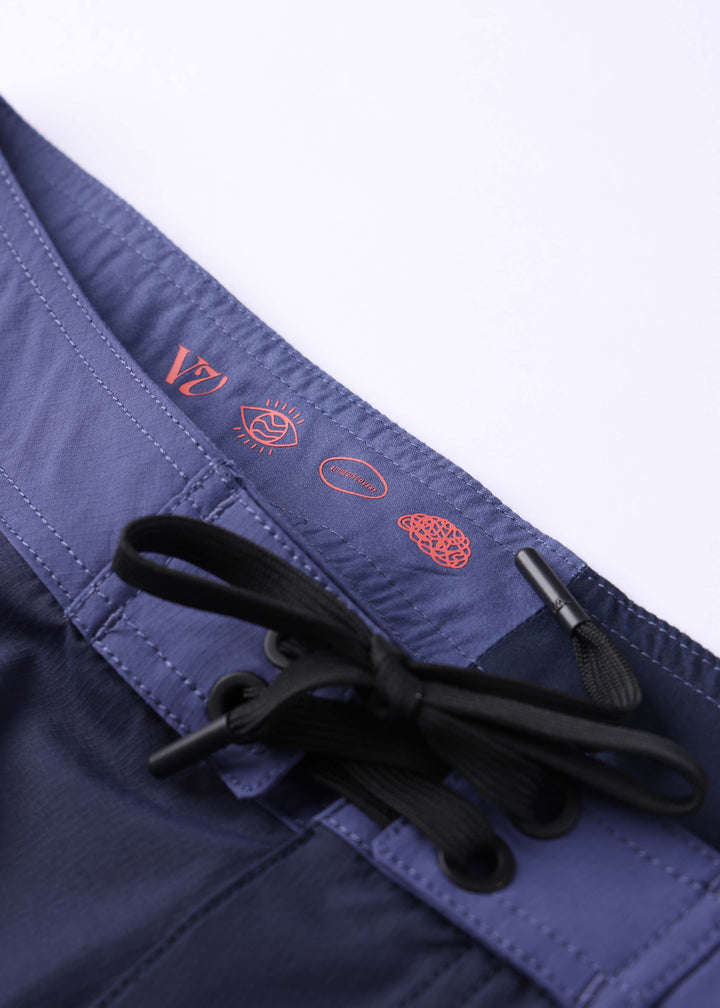 STEREO 19" ENVISION TRUNK: NAVY