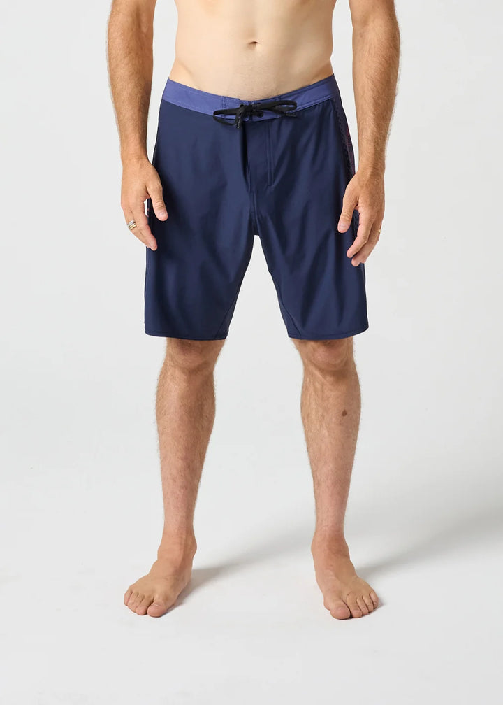 STEREO 19" ENVISION TRUNK: NAVY