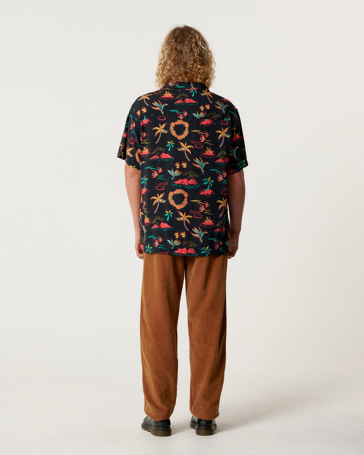 ISLANDS RESORT BUTTON UP