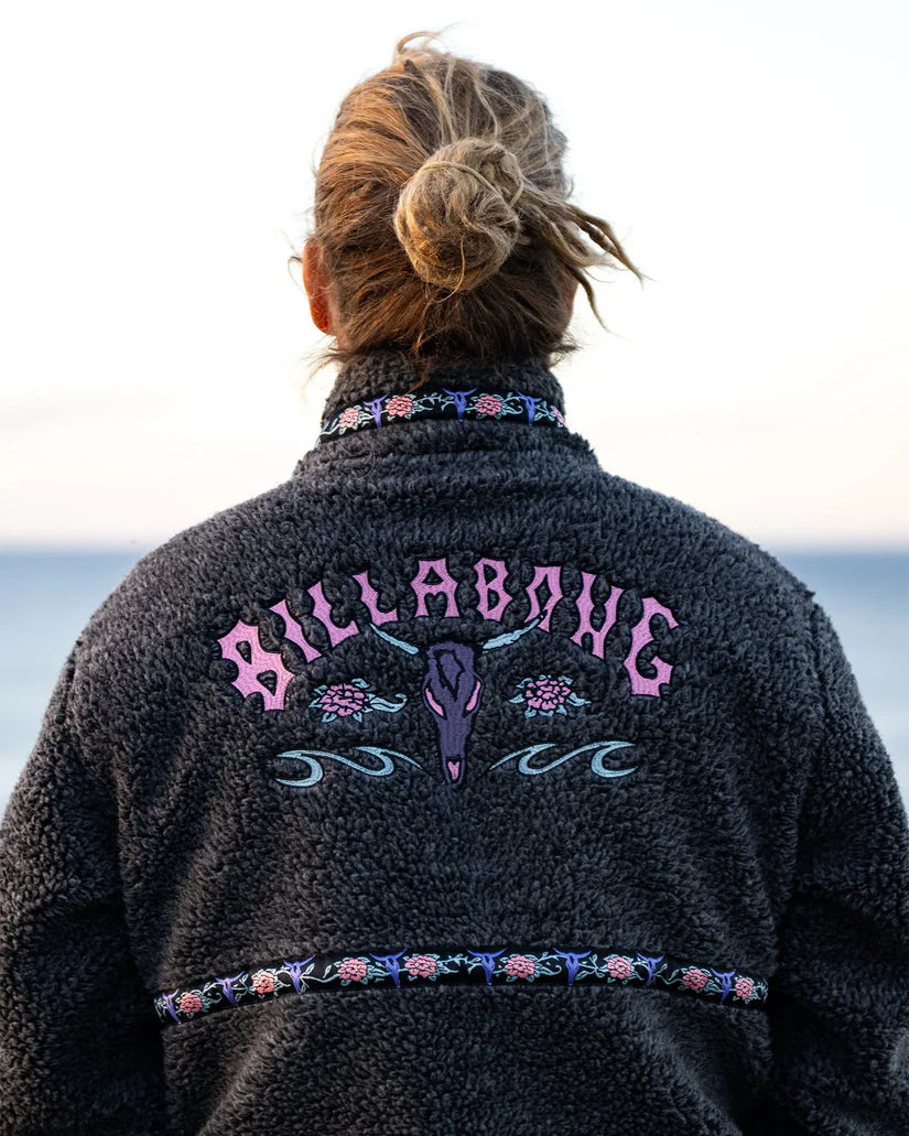 OCCY TOMBSTONE PULLOVER