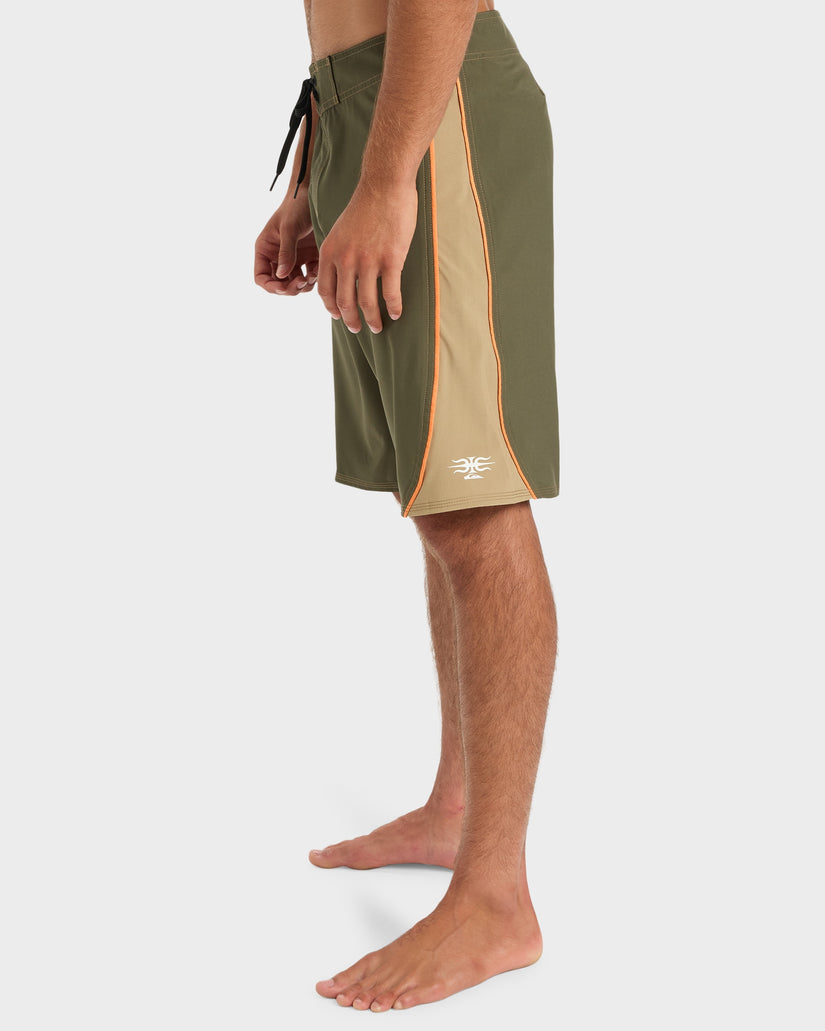 QUIKSILVER BOYS MERCURY 99 BOARDSHORTS