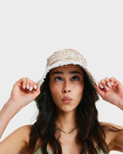 LADIES JUMPING STAR HAT