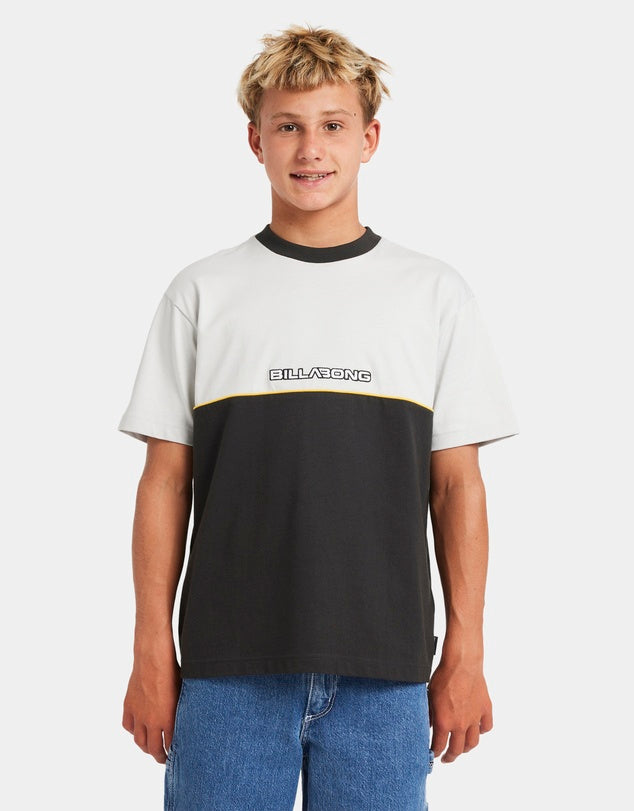 BOYS SPEC LEGACY TEE