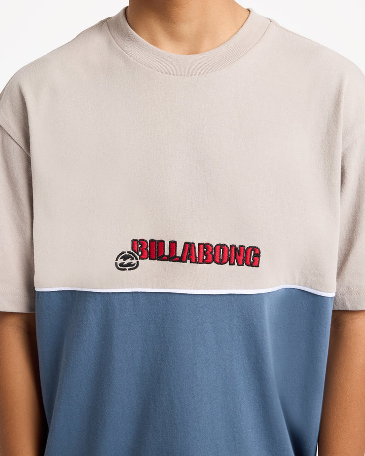BOYS SPEC 73 LEGACY TEE