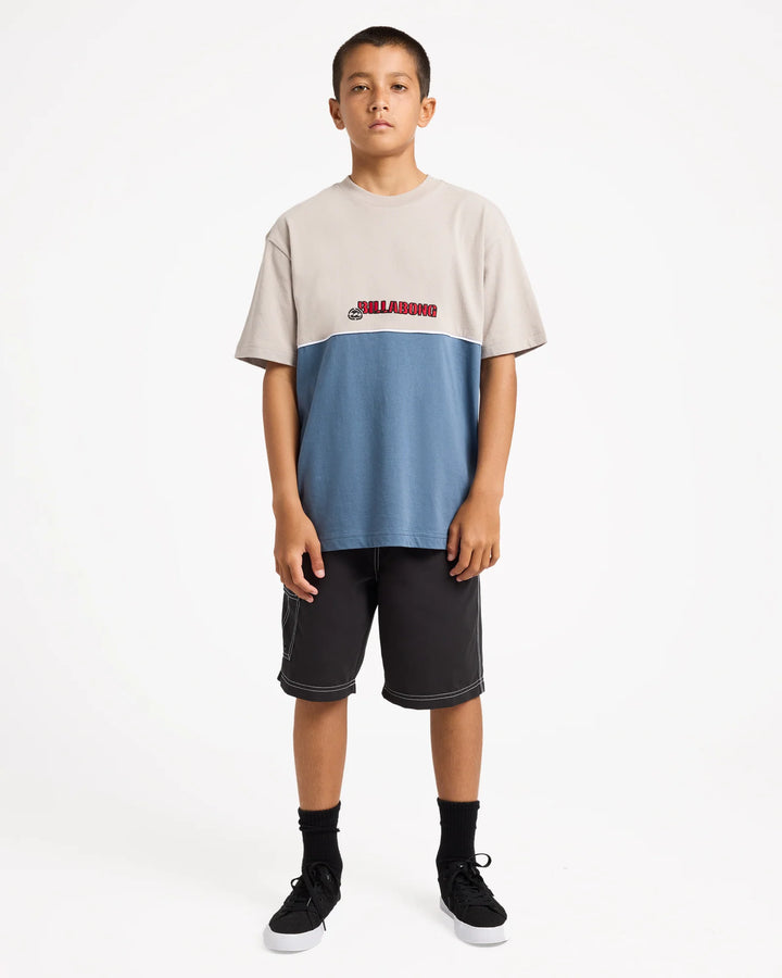 BOYS SPEC 73 LEGACY TEE