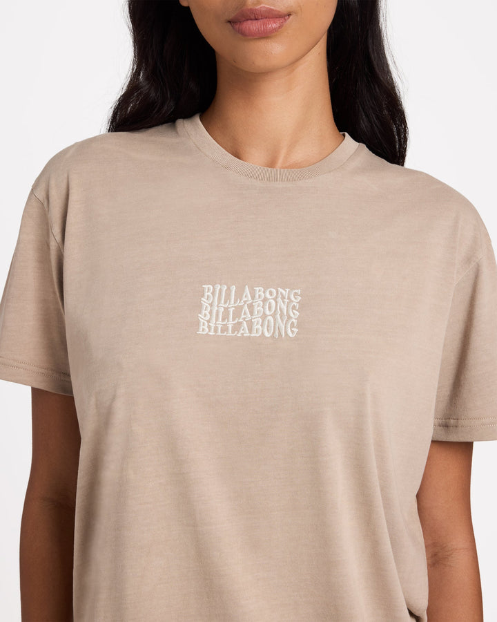 WOMENS SURF HIGH TEE