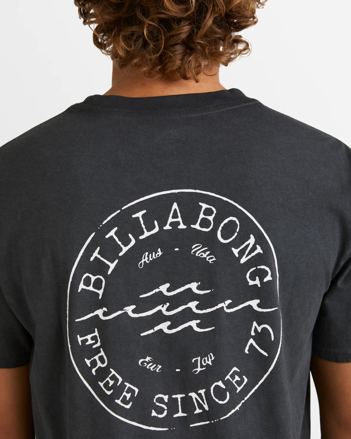 BIG WAVE DAZ TEE - BLACK