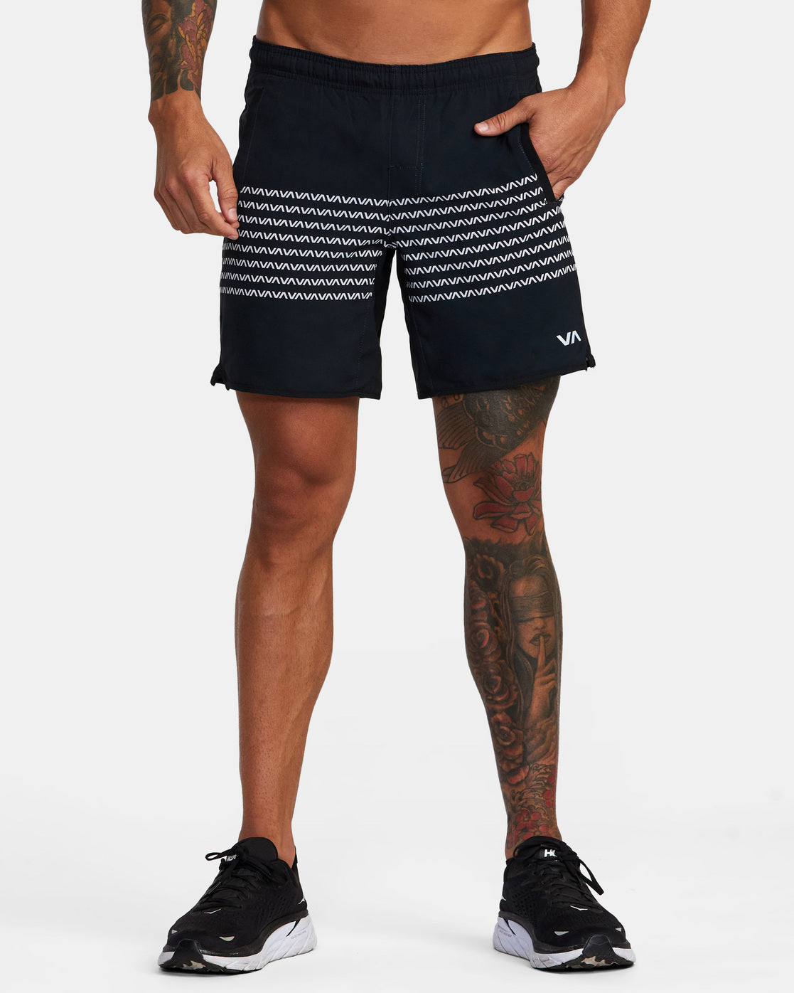 YOGGER IV SHORT 17 - BLACK/WHITE